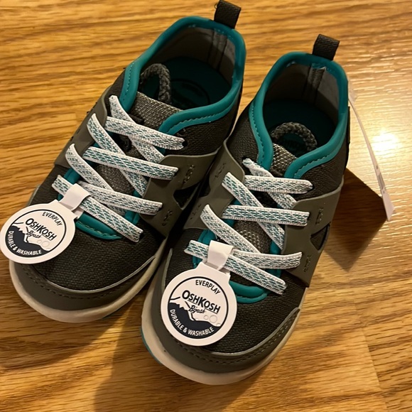 Oshkosh Toddler Shoes - Picture 1 of 2
